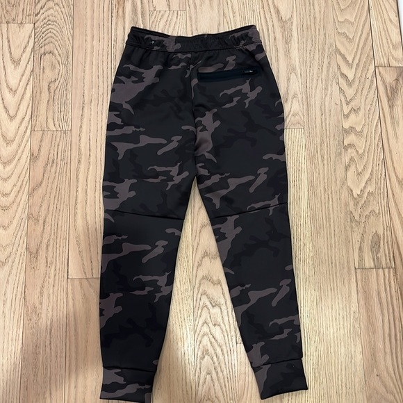 American Eagle Camo Joggers - Picture 7 of 7